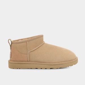 NWT‼️ 12 hours left to buy!! Womens Ugg Ultra Mini